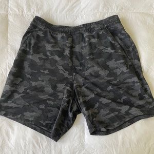 Lululemon Men's Gym Short - MEDIUM